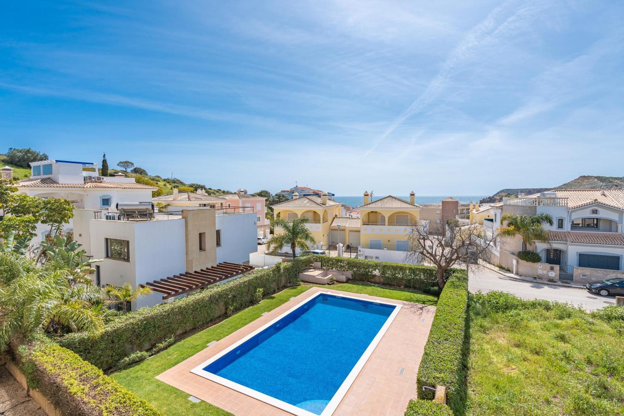 Apt Brightness Comfort In Burgau Bagian luar foto
