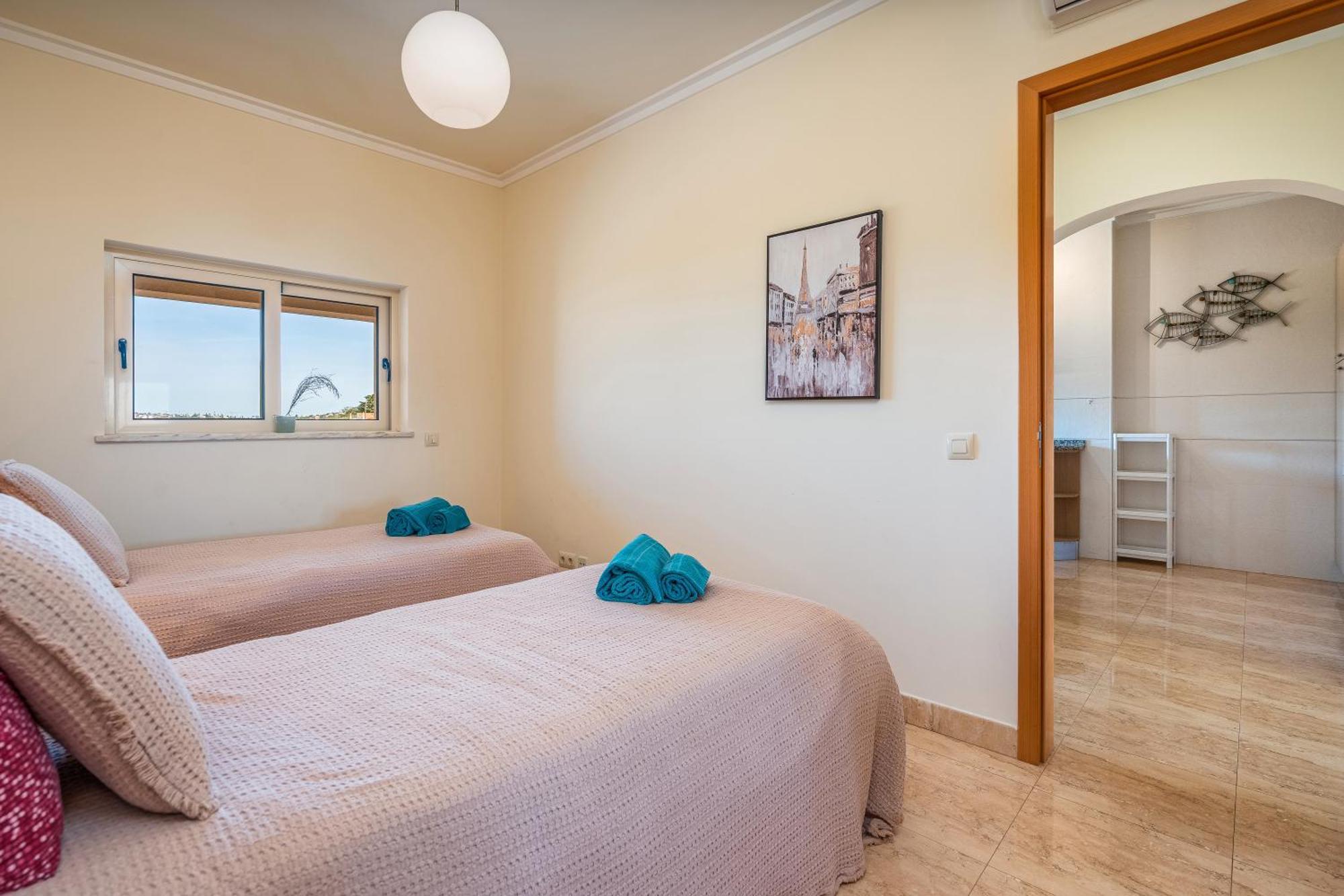 Apt Brightness Comfort In Burgau Bagian luar foto