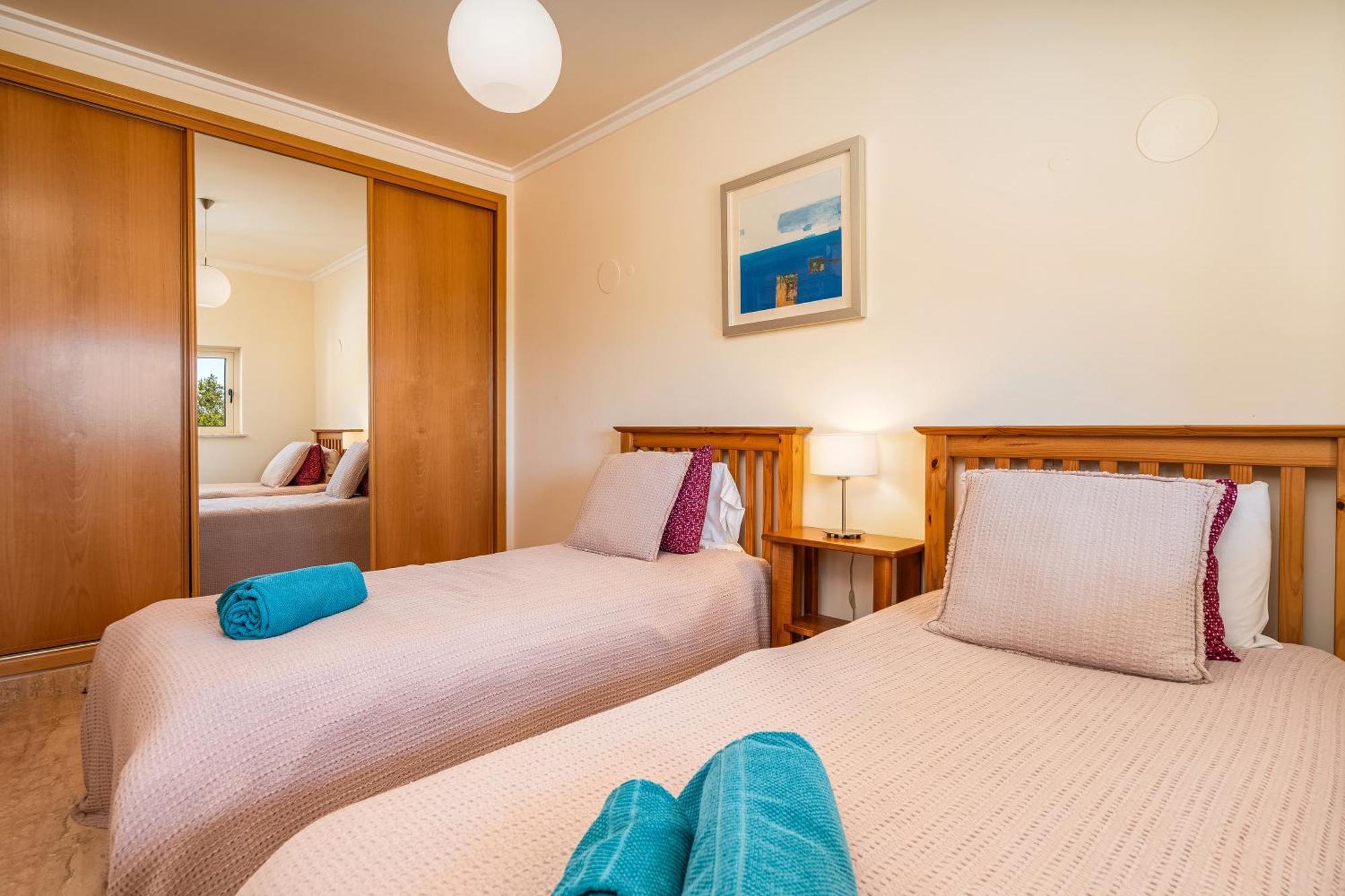 Apt Brightness Comfort In Burgau Bagian luar foto