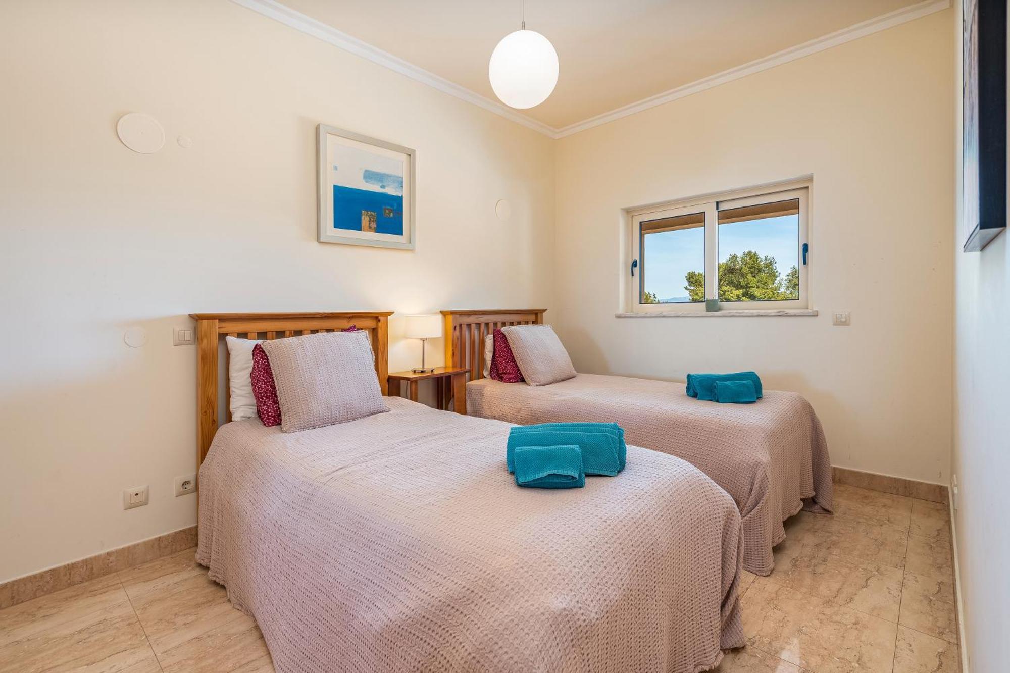 Apt Brightness Comfort In Burgau Bagian luar foto